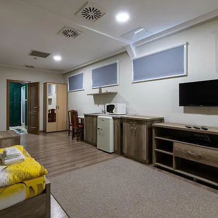 Napfeny Panzio Es Rendezvenyhaz Guest house *