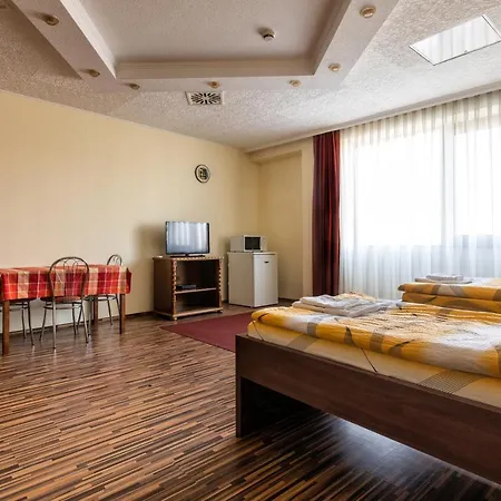 Napfeny Panzio Es Rendezvenyhaz Kecskemet